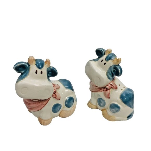 VTG Cooks Tools Kitschy Cow Salt Pepper Shakers 3" Porcelain Kawaii Farmhouse - Picture 8 of 12